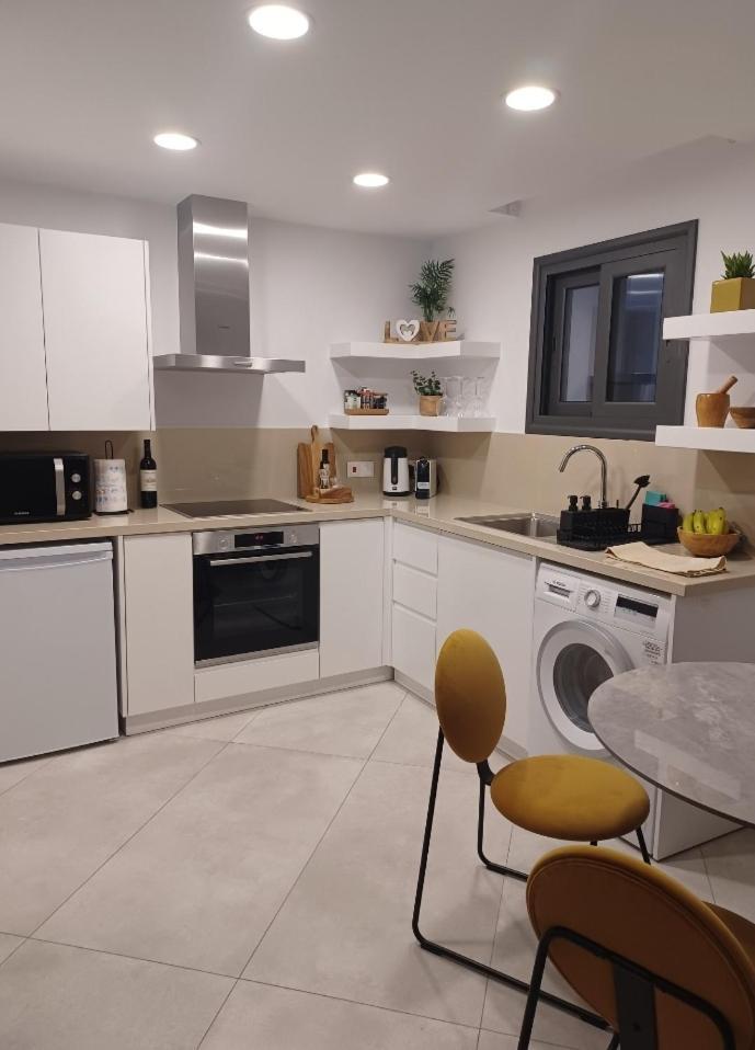 Terrazza Suites Пафос Экстерьер фото