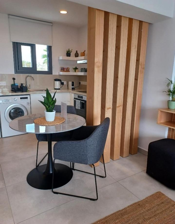 Terrazza Suites Пафос Экстерьер фото