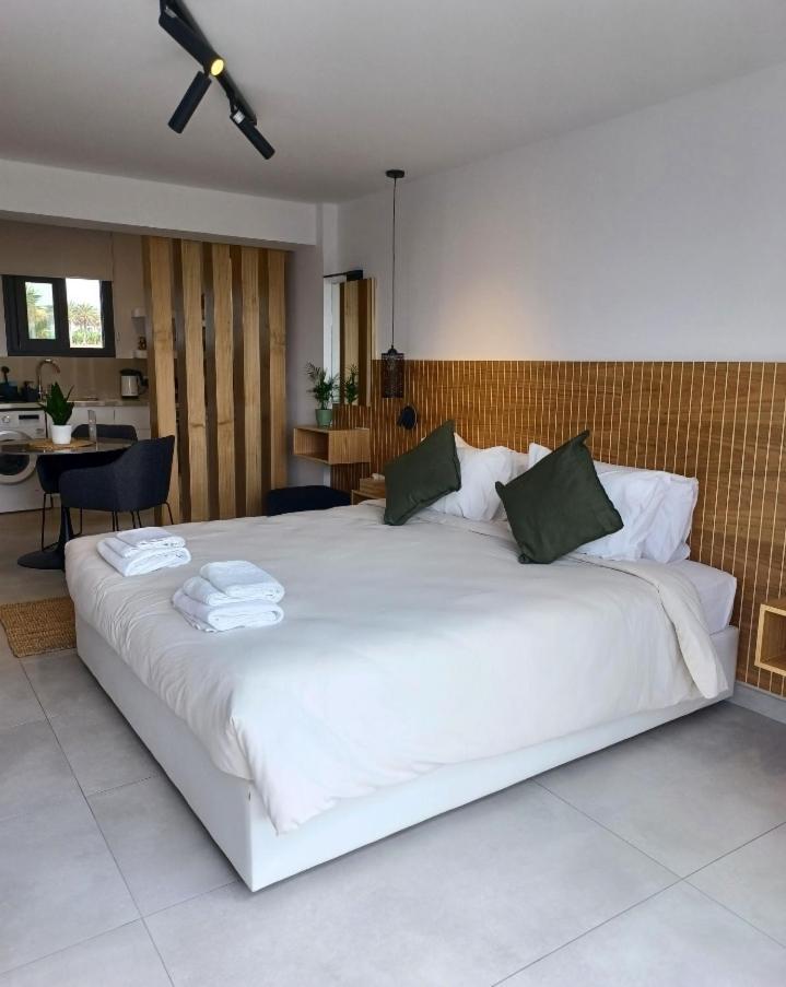 Terrazza Suites Пафос Экстерьер фото